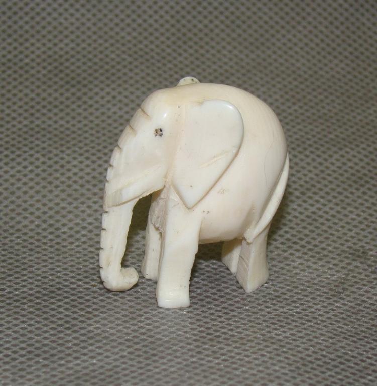 Фигурка из слоновой кости Слоник (A800)