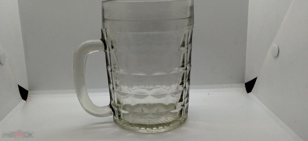 ПИВНАЯ КРУЖКА  0,5л. 1990 год. СЕРП МОЛОТ ЦЕНА 35 копеек.