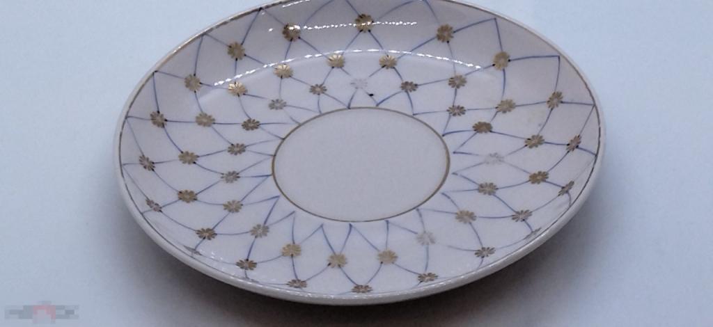 БЛЮДЦЕ ЧАЙНОЕ.1953 год. ЗОЛОТАЯ СЕТКА  ФАРФОР, ПОЗОЛОТА ПЕСОЧНОЕ