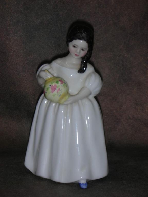 Статуэтка. Фарфор. Дама Мэнди. Royal Doulton. Англия