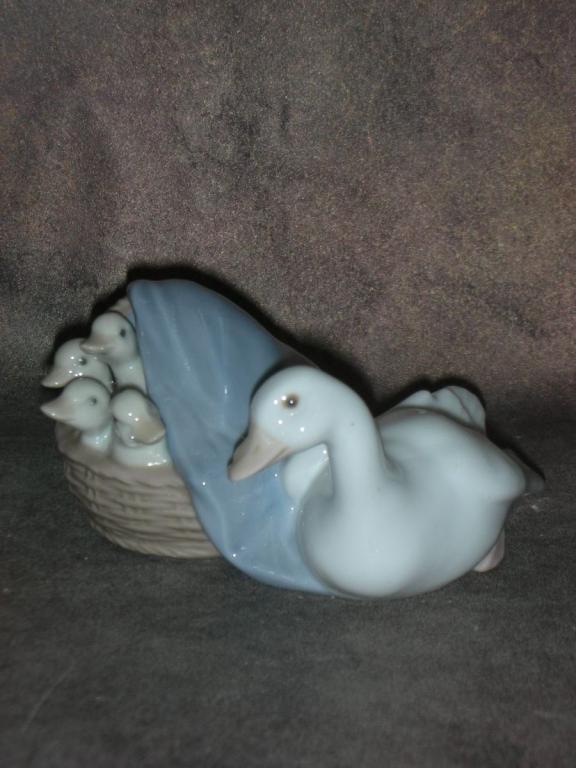 Статуэтка. Фарфор. Птица Утка с утятами. Lladro. Испания