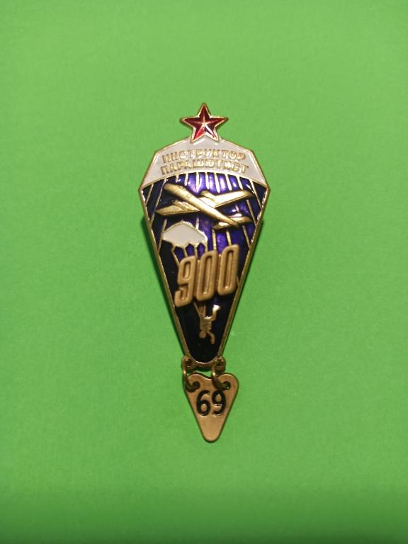 Накладка 900 на знак Инструктор - парашютист