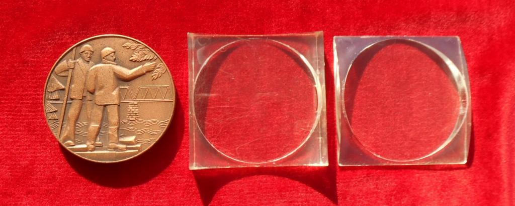 Медаль Настольная БАМ Стройка Века Капсула 1974 г. Байкало-Амурская Магистраль СССР Состояние