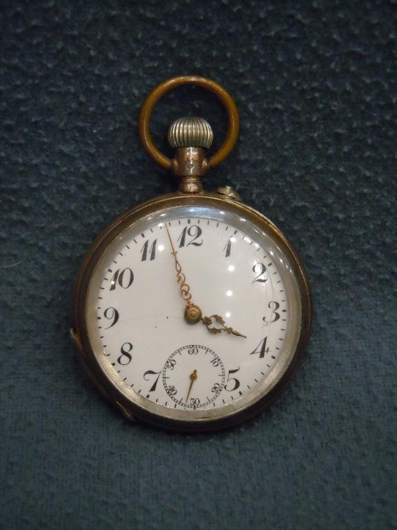 Часы карманные Швейцария, начало 20 века, серебро, диаметр 4,5см, рабочие