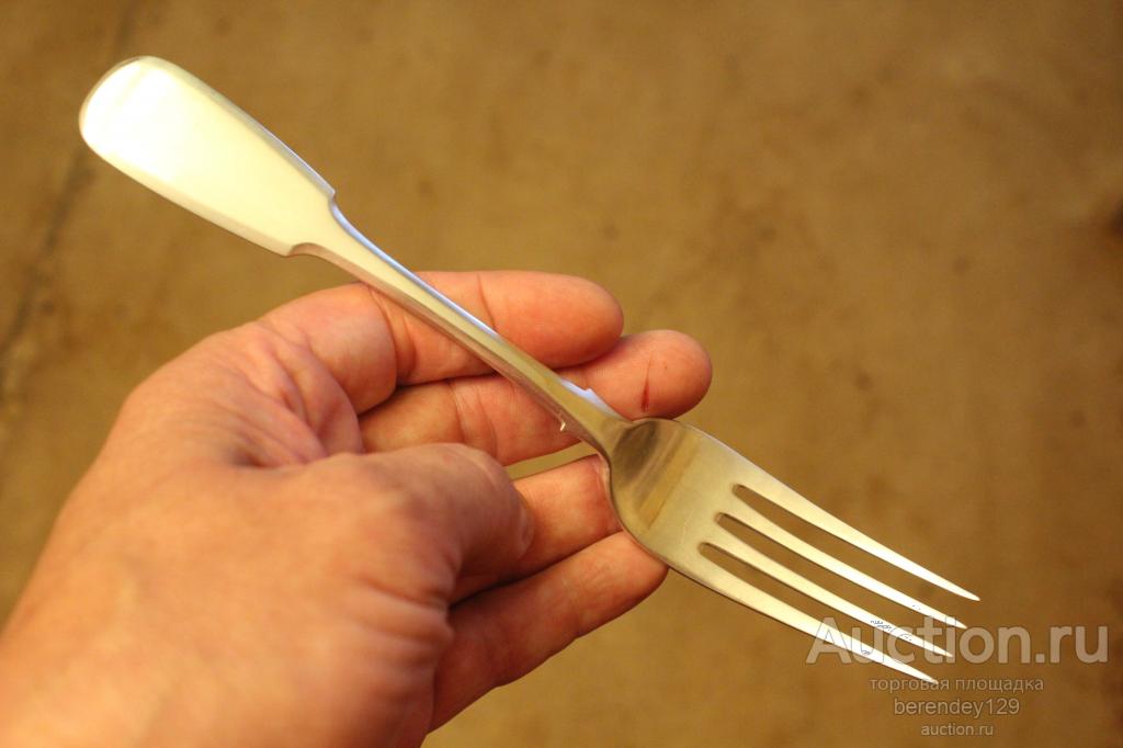 Вилка серебро 84 проба .  Немировъ  -  Колодкинъ .  Вес : 83,9 гр .   Состояние !