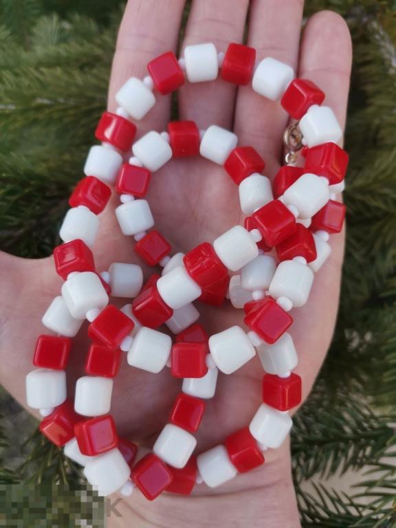 Бусы Чехословакия цветное стекло белые и красные бусины Винтаж Яблонекс Редкие