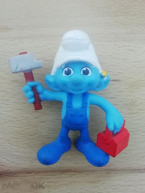 Игрушка из макдональдса(12) 2013год. Смурфик.