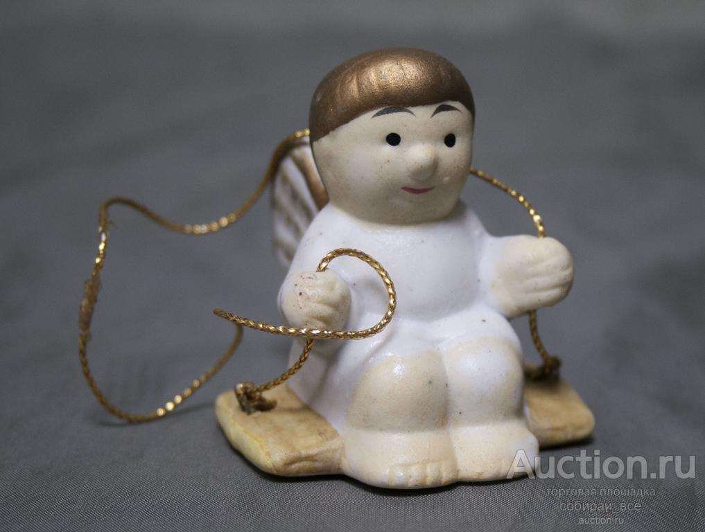 Статуэтка миниатюра Ангел на качелях, керамика,  высота 5,5 см (5,5)