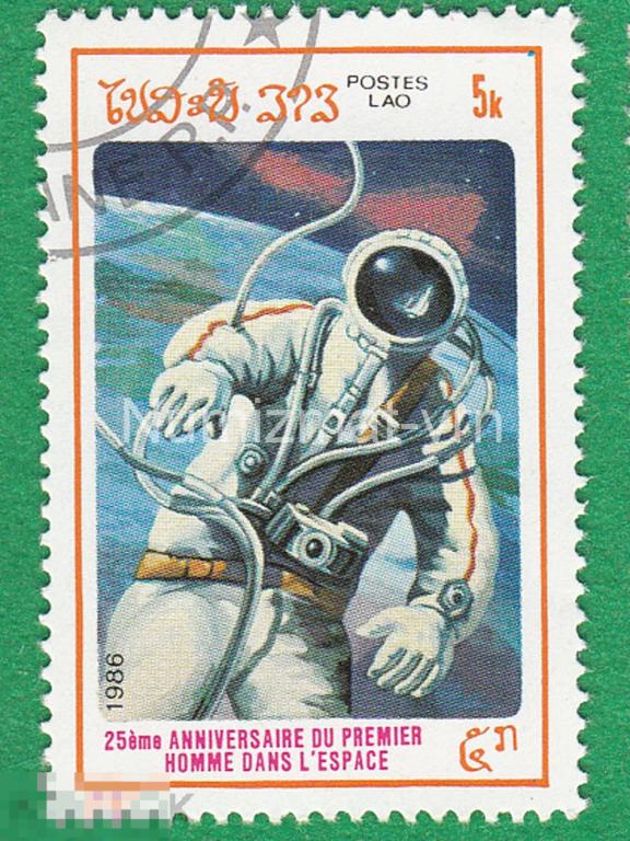 Марка Лаос 1986 г. Космонавт. Открытый космос.Полеты.Космонавтика. Космос. Редкость!