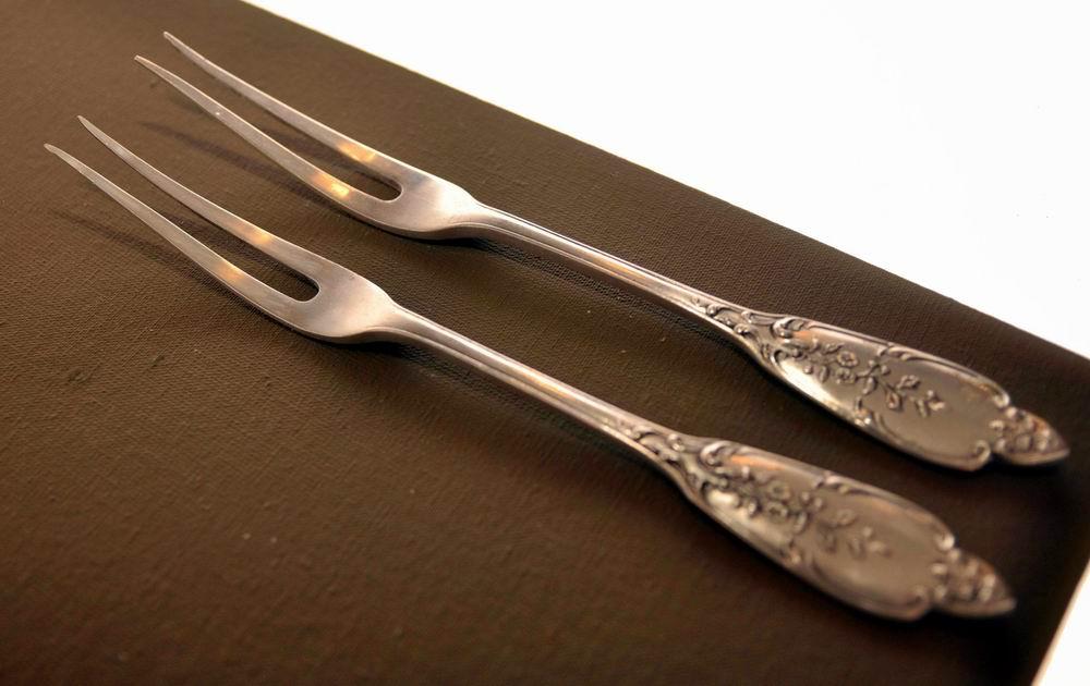 Вилки из серебра 84 пробы в стиле модерн