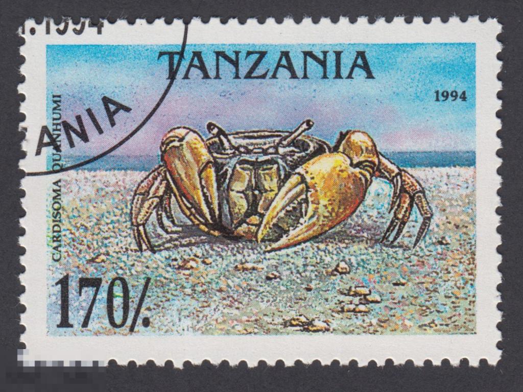 Марка Танзания 1994 год. Голубой сухопутный краб Cardisoma guanhumi Редкая марка