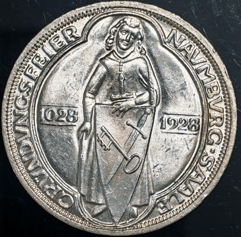 3 марки.1928г. ВЕЙМАР. 900 летние НАУМБУРГА.