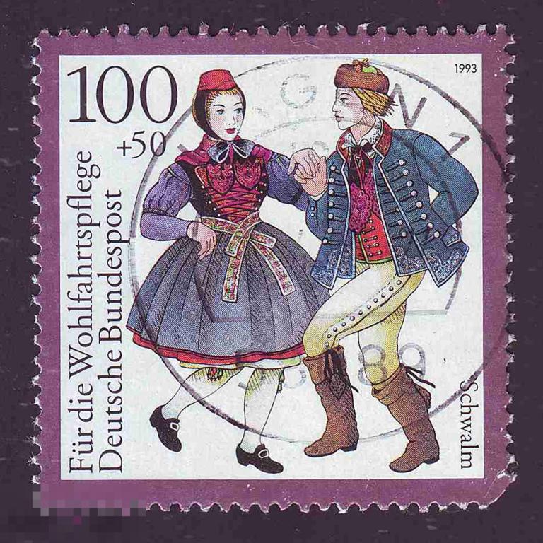 Марка Германия 1993 год. Традиционные костюмы - Швальм, Гессен Национальная одежда. Редкость!