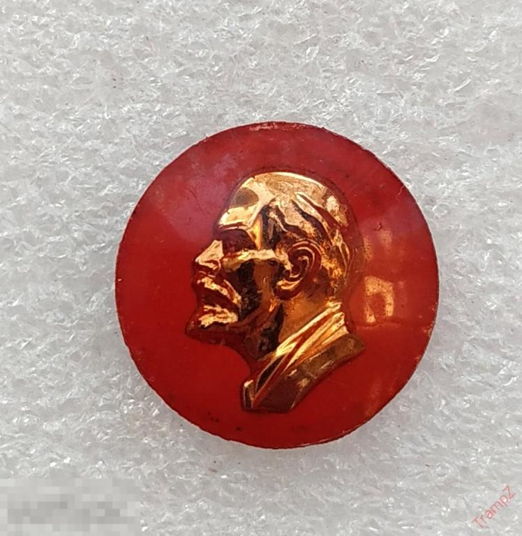 Знак Ленин. зеркальный стеклянный стекло красный фон, голова золотистая #29