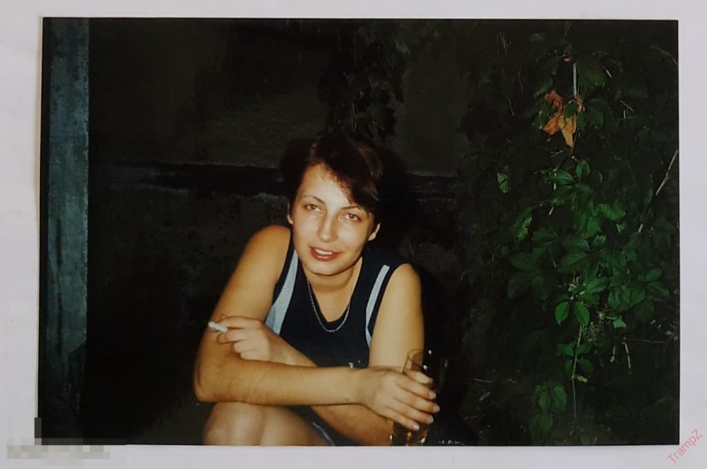 Фотография цветная девушка с сигаретой, курящие #152