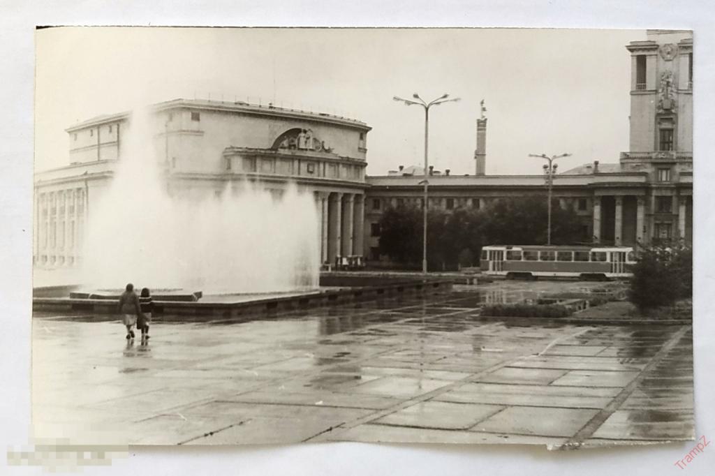 Фотография Свердловск Екатеринбург трамвай, дом офицеров, фонтан, архитектура #155