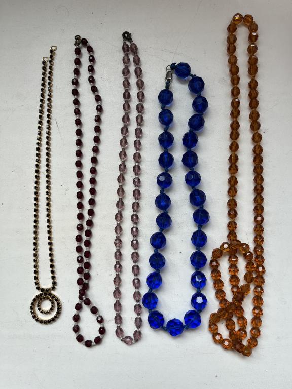 Бусы. Чехословакия. ЧССР. 5 штук.