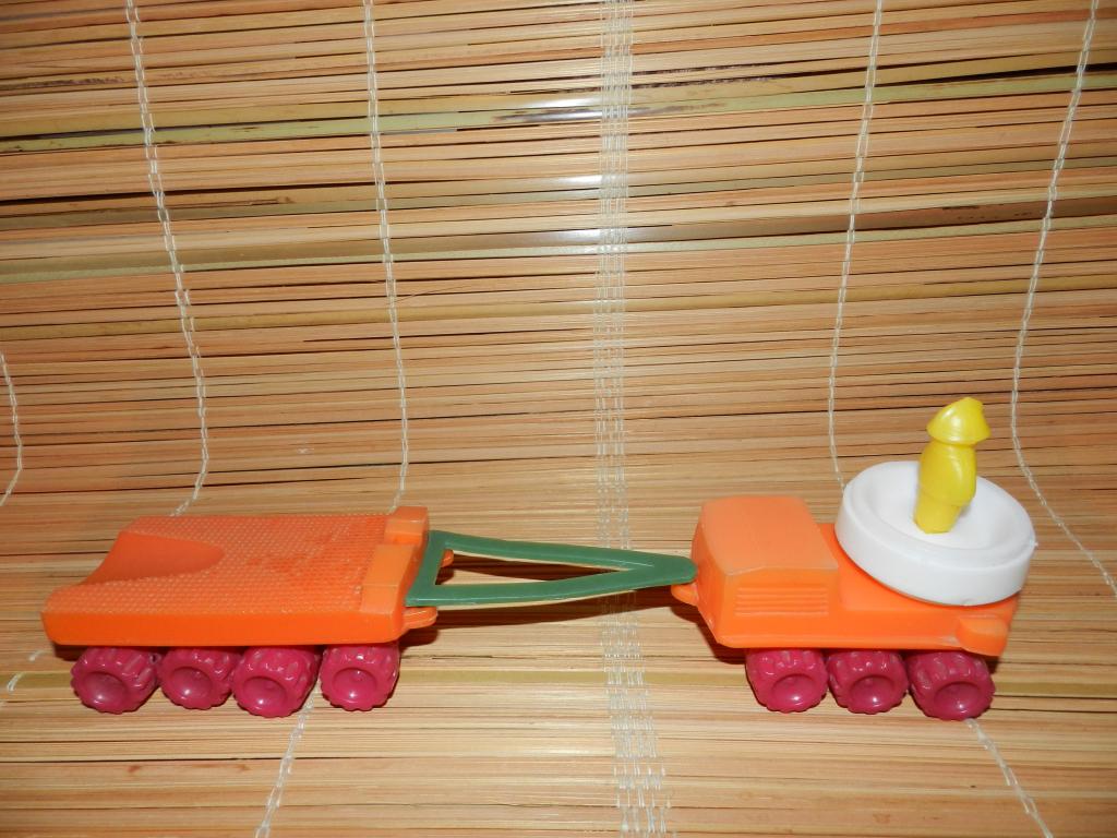 ЛУНОХОД с ПРИЦЕПОМ. Дл. 37 см. 14 Колес. (ДУТЫШИ) Игрушки СССР 1970гг