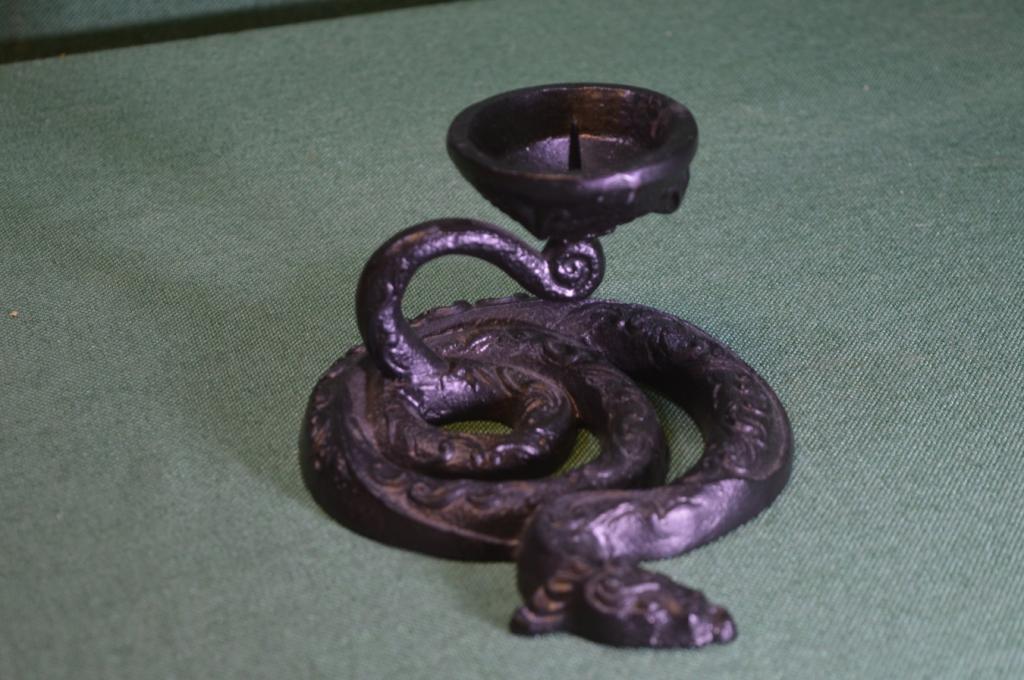 Подсвечник "Змея". Металл. Литье. Касли. 2007 год.