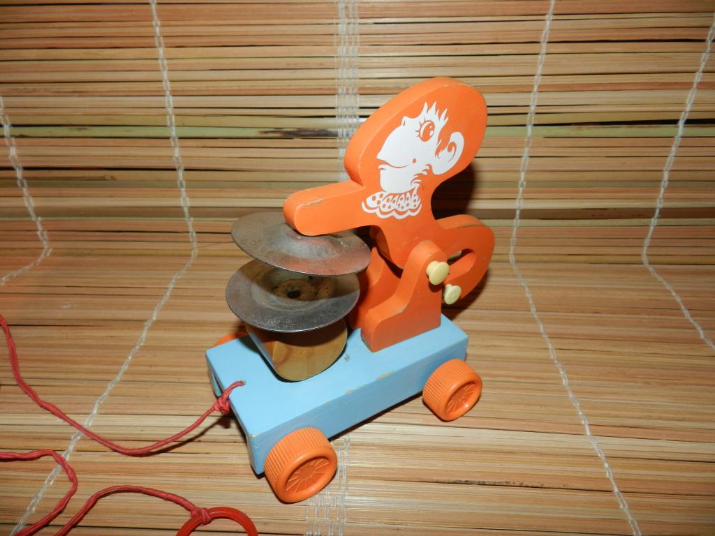 КАТАЛКА Дл.16 см. "ОБЕЗЬЯНКА-ОБЕЗЬЯНА с БАРАБАНОМ-ТАРЕЛКАМИ" (Редкий Вариант) СССР 1970гг