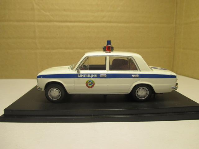 ВАЗ 2101 ГАИ МИЛИЦИЯ в акриловом боксе