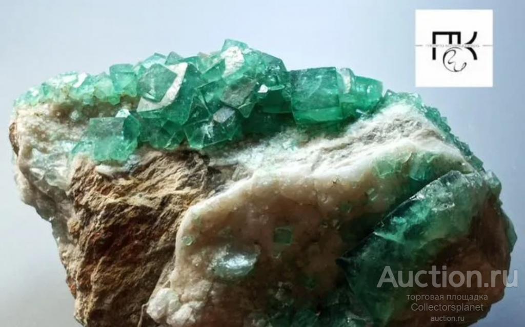 Огромная друза флюорита из Мадагаскара! 