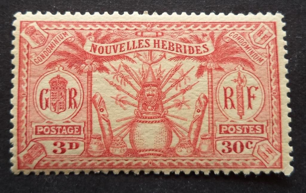 Новые Гебриды  Фр.  1925  г.  Оружие и тотемные столбы  30с.   *  л.22