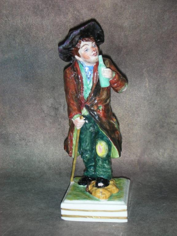Статуэтка. Фарфор. Бродяга с бутылкой. Volkstedt. Германия