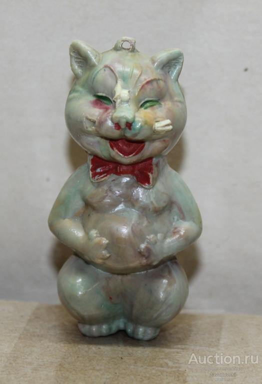 Игрушка Кот в очках Времен СССР целлулоид?