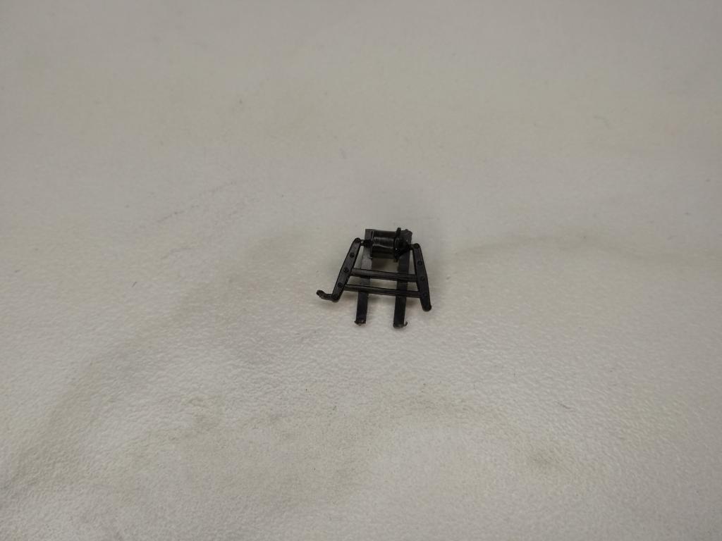 12мм.(TT) Тормозное оборудование от 4-х осного вагона,с повреждениями