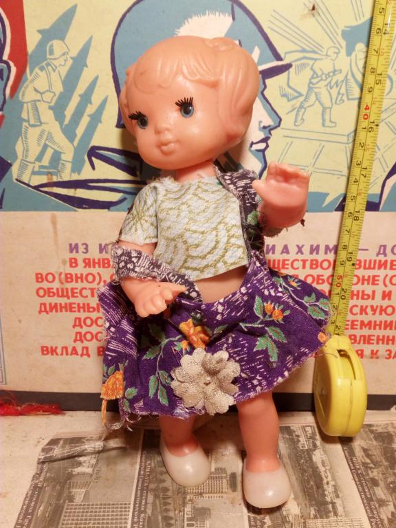 Кукла .Рельефная Юля.С хвостиками г. Киев ф-ка Победа . СССР
