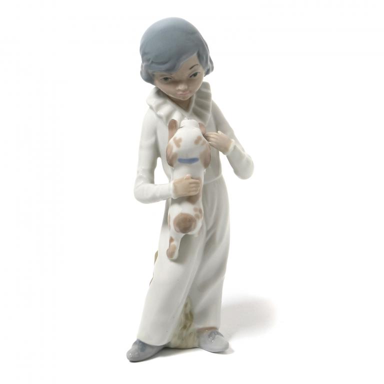 Фарфоровая фигура "Пьеро со щенком". Casades