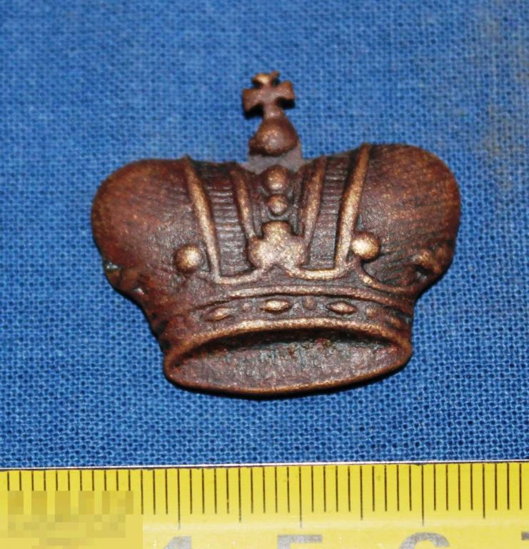 Корона с царского погона-эполета.