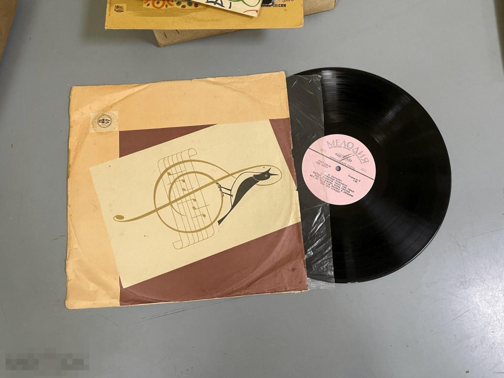 Пластинка патефонная 33 оборота грампластинка Обухова Старинные романсы