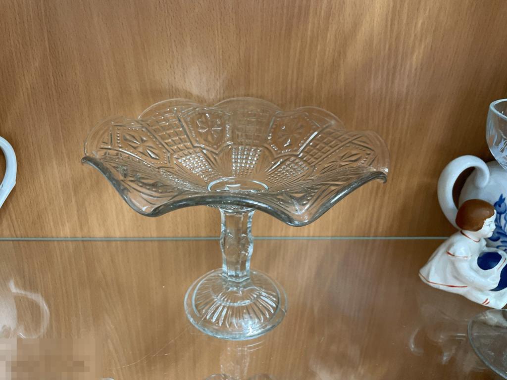 Ваза вазочка на ножке стеклянная конфетница фруктовница СССР красивая