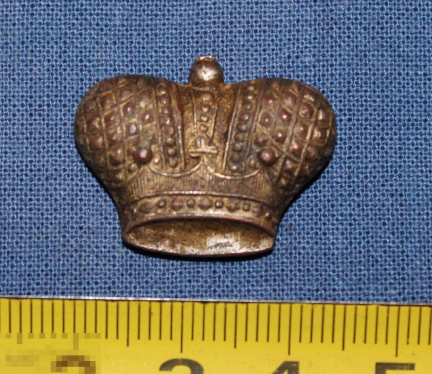 Корона с царского погона-эполета.