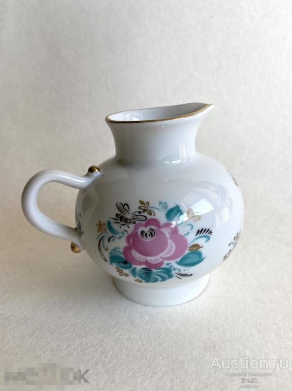 ЛФЗ. СССР. РУЧНАЯ РОСПИСЬ. Молочник цветами. Фарфоровый молочник. Ленинградский фарфоровый завод.