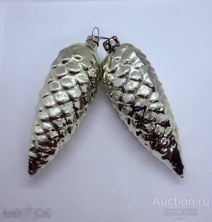 Елочная  игрушка . Шишки . Крупные. Одним лотом Ссср .