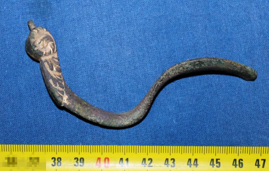 Часть гарды от рукояти шпаги.