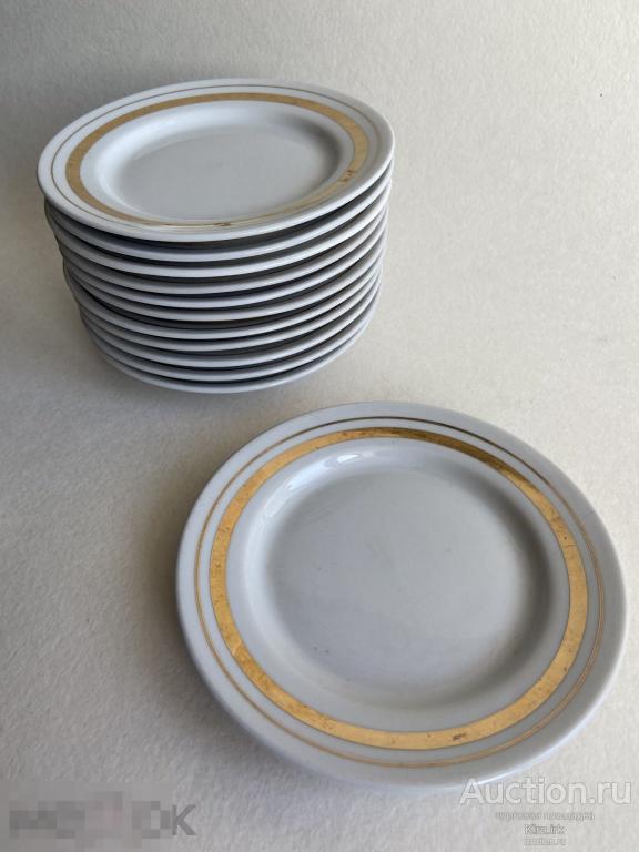 Октябрьский фарфоровый завод. Блюдце золотой каёмочкой / окантовкой. фарфор. Тарелка. ОФЗ