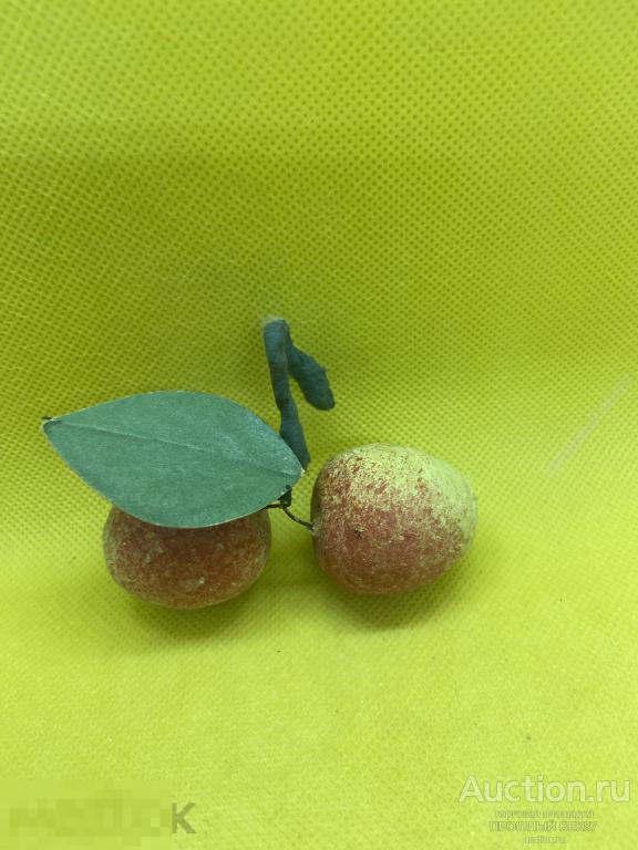 Елочная игрушка . Яблочки . Папье- маше. Вата. Ссср