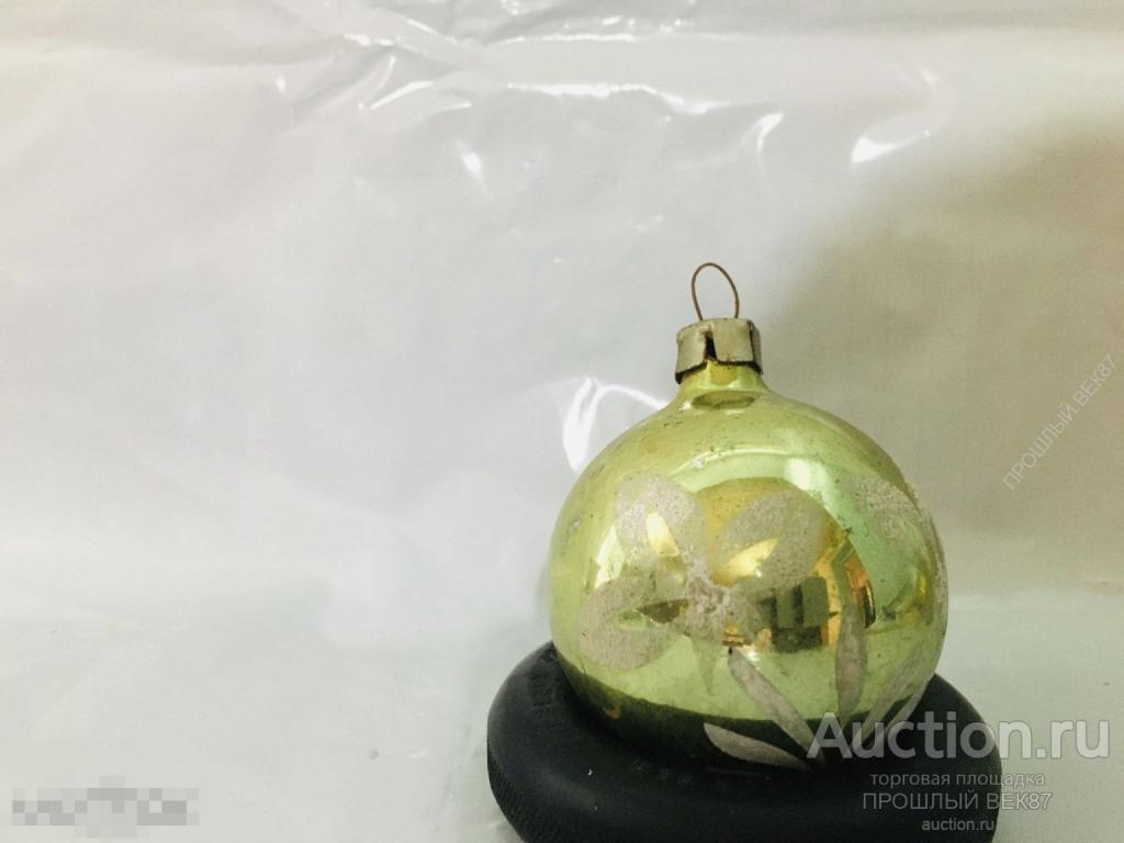 Елочная игрушка. Шар зелёный. Цветы .  Ссср