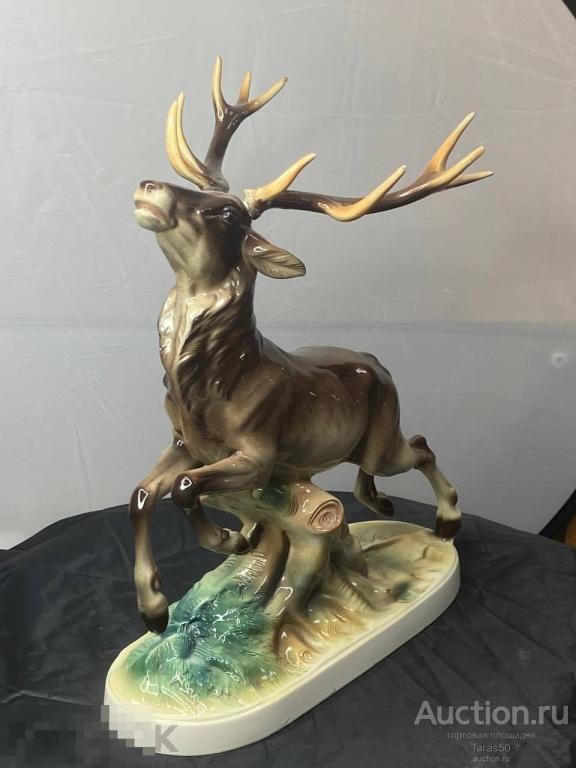 Статуэтка "Скачущий Олень". Фарфор. Германия, Hertwig & Co, 1950е гг