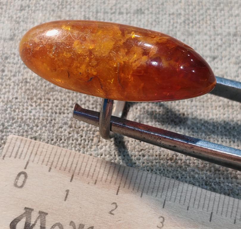 Кольцо со вставкой из натурального янтаря, Мельхиор, СССР, состояние на фото (3).