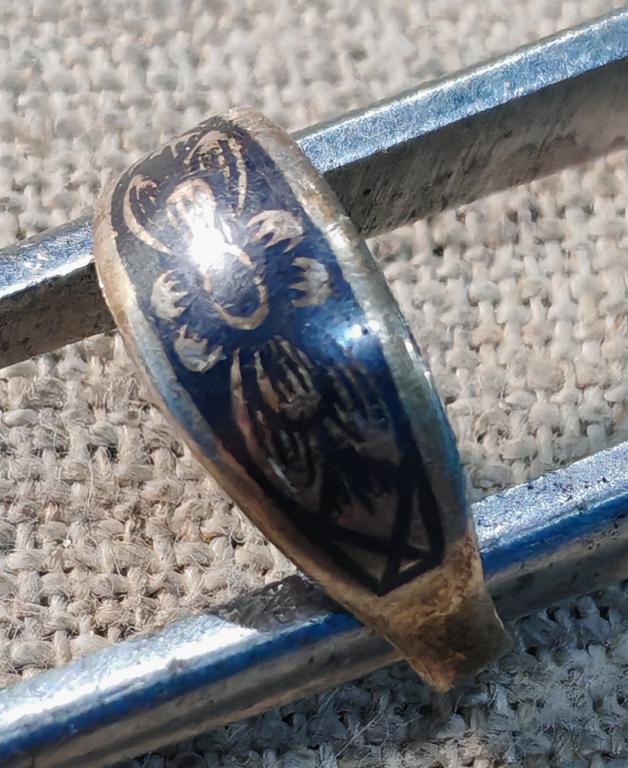 Красивое кольцо "Северная чернь", серебро 925 пр. вес: 1,78 гр, состояние достойное.