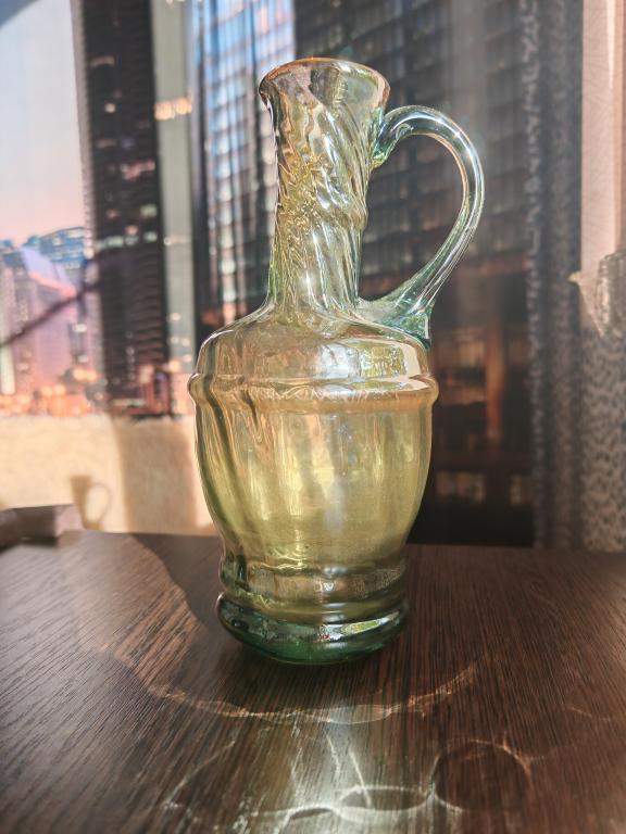 Кувшин из цветного карнавального стекла времён СССР