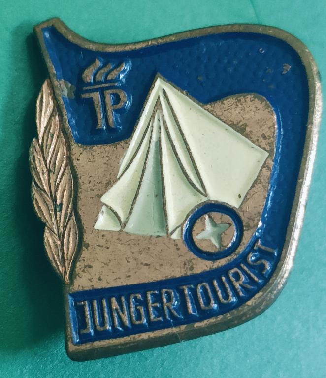 значок DDR ГДР пионеры. юный турист. состояние!! тяжёлый. эмаль! в серьёзную коллекцию.