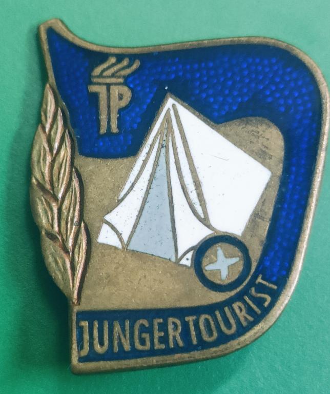 значок DDR ГДР пионеры. юный турист. состояние!! тяжёлый. эмаль! в серьёзную коллекцию.