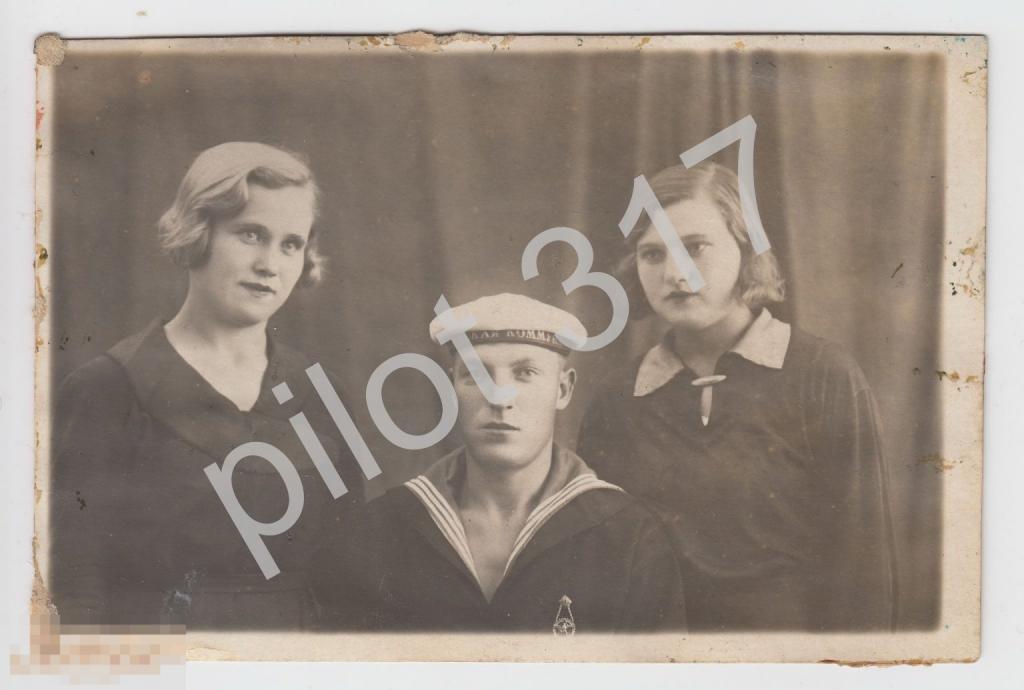 Матрос с линкора Парижская коммуна. Бескозырка. 1935г.