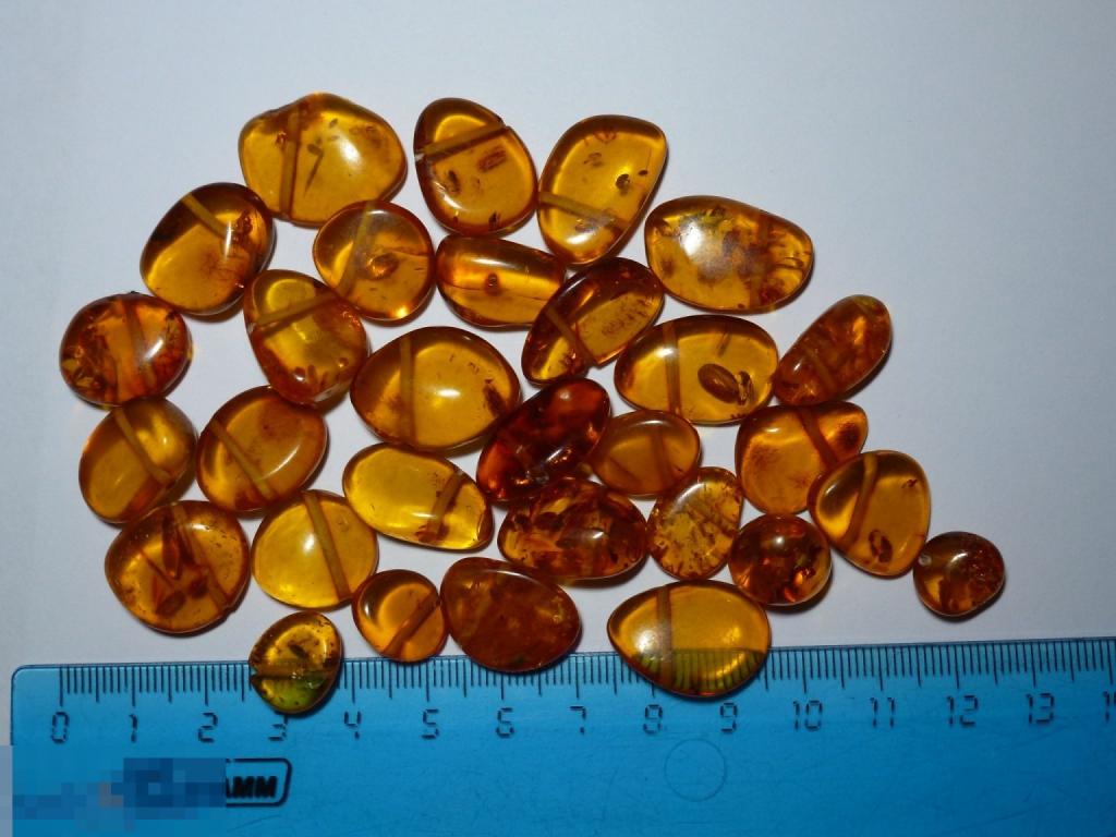ЯНТАРЬ ПОДЕЛОЧНЫЙ ОБРАБОТАННЫЙ СУВЕНИРНЫЙ, * ВЕС 37 ГР.